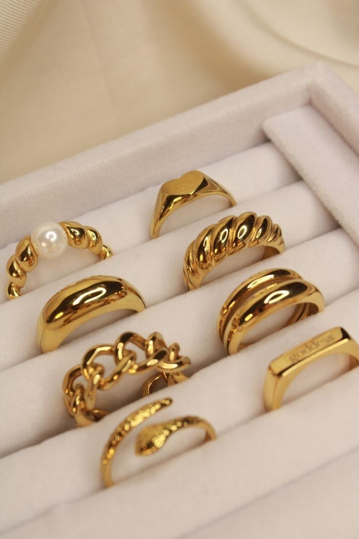 Gold rings arranged in a ring holder